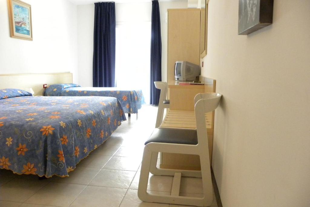 Hotel Santa Cruz Lignano Sabbiadoro Ruang foto