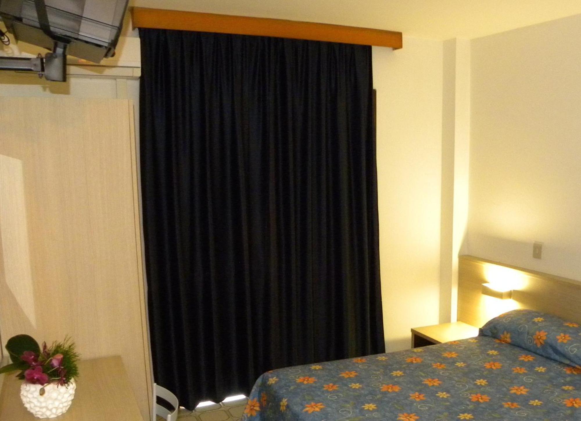 Hotel Santa Cruz Lignano Sabbiadoro Bagian luar foto